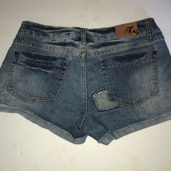 True Soulmate Jean Shorts - Picture 5 of 8